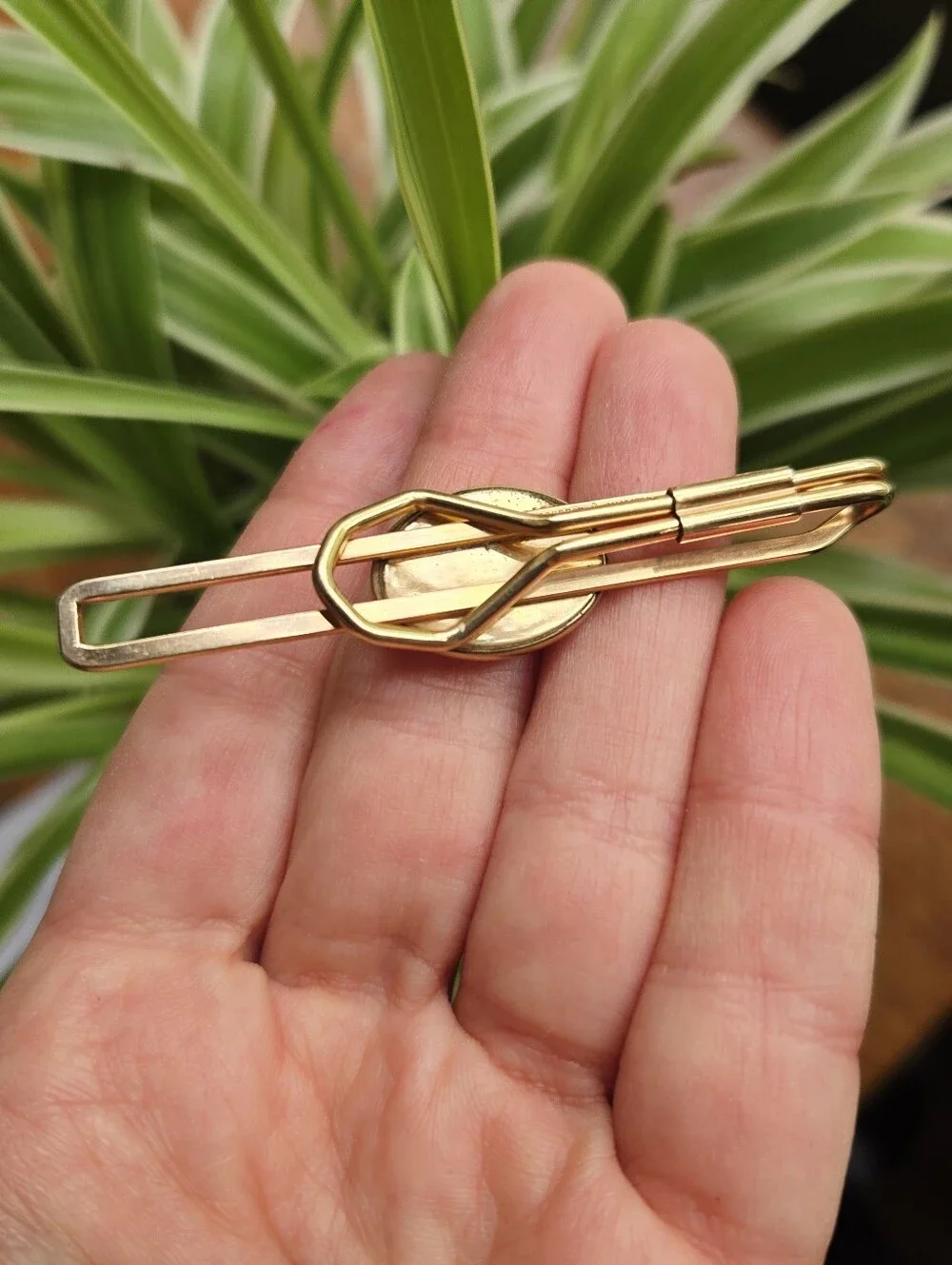 Vintage Gold Tie Clip with Red Cabochon Stone – Mid-Century Men’s Jewelry